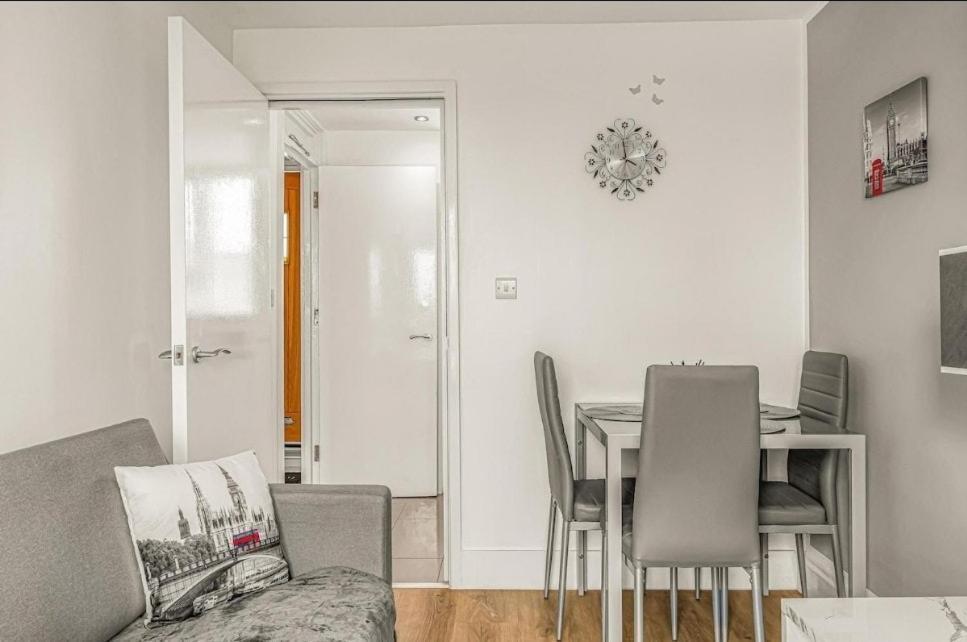 Amazing Marina-Overlooking 1Bed London Ngoại thất bức ảnh